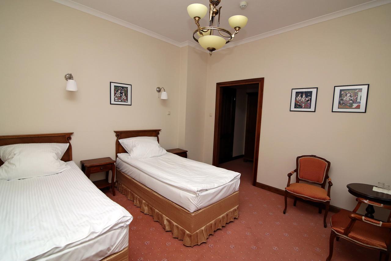 Dwor Bieland Bed & Breakfast Elblag Luaran gambar