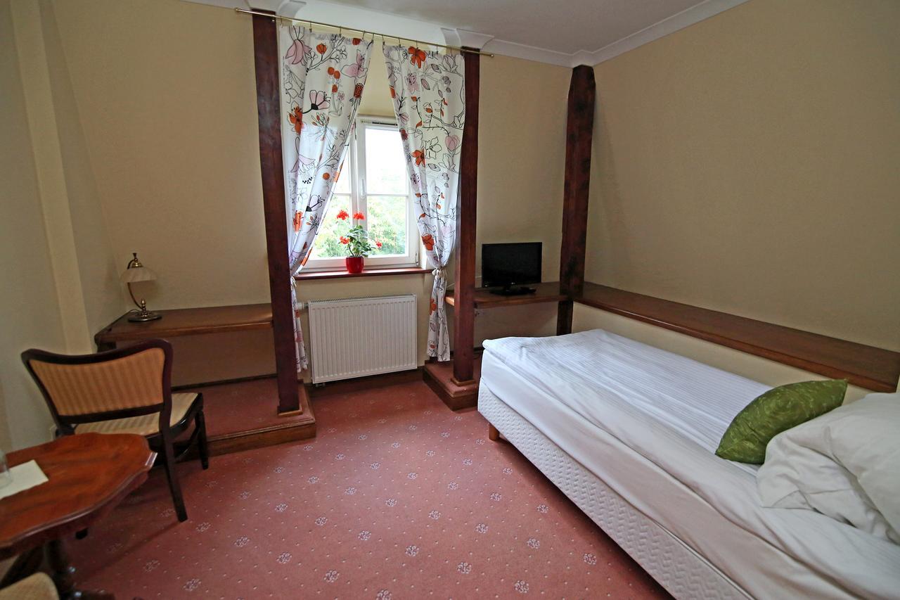 Dwor Bieland Bed & Breakfast Elblag Luaran gambar
